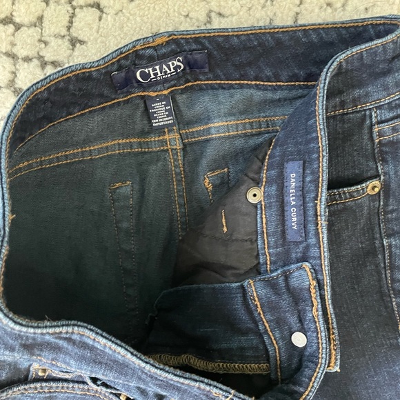 Chaps Jeans women's Daniella Curvy straight leg bootcut - Picture 3 of 5